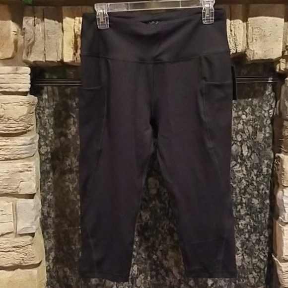 NWT Uurun Workout Capris - Picture 2 of 4
